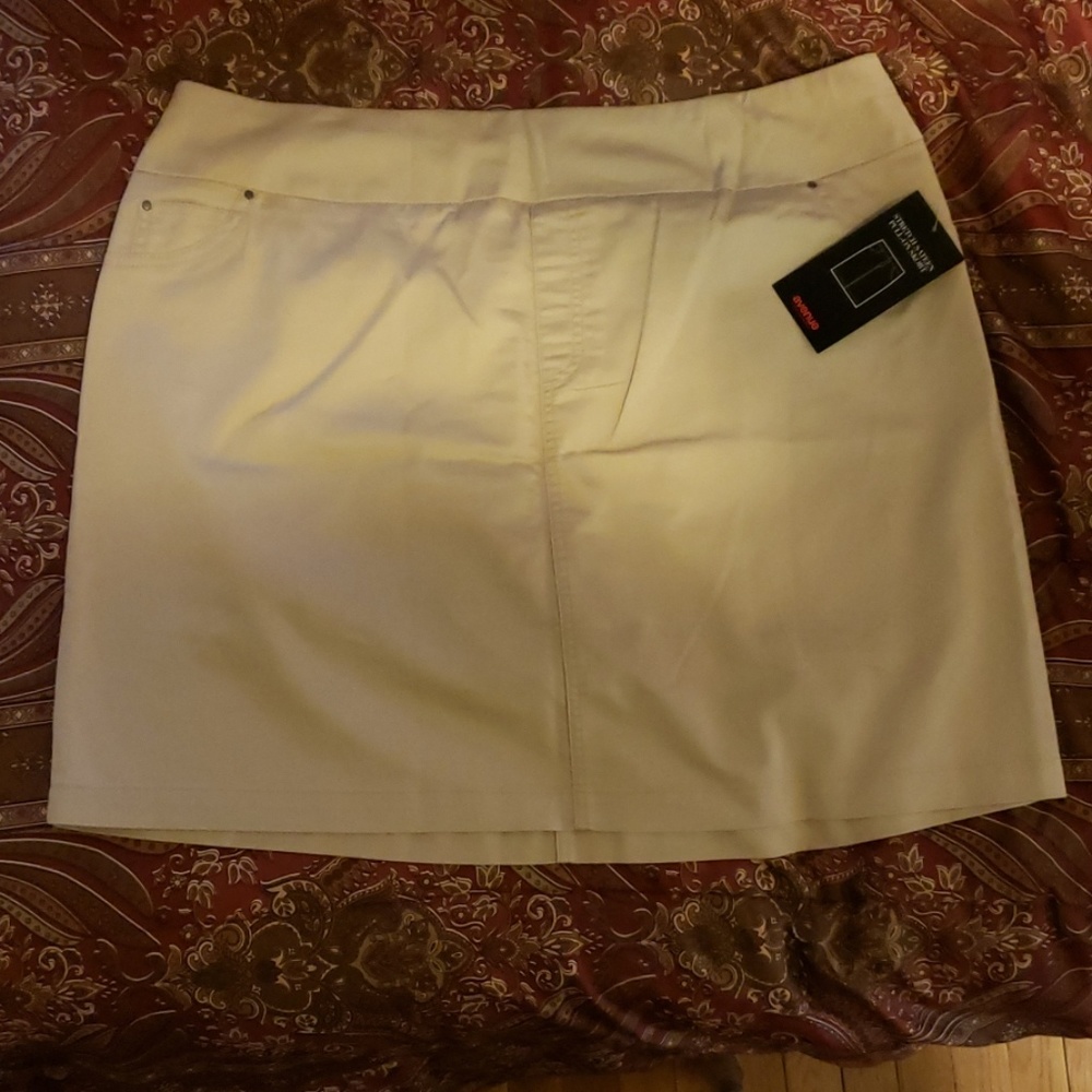 Khaki stretch sateen pull on skort